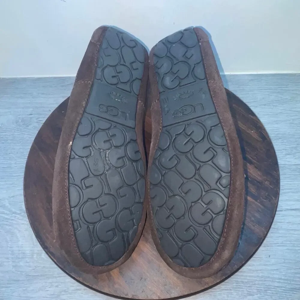 UGG 1101110 Men's Brown Sheepskin Suede Slippers Moccasin Shoes Size 9 Comfort